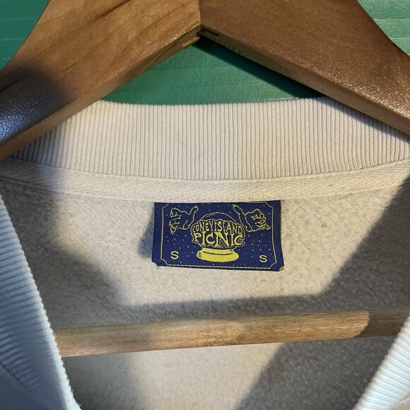 Coney Island Picnic St. Moritz Ski Club Sweatshirt Women’s Small White Crewneck - Picture 2 of 8